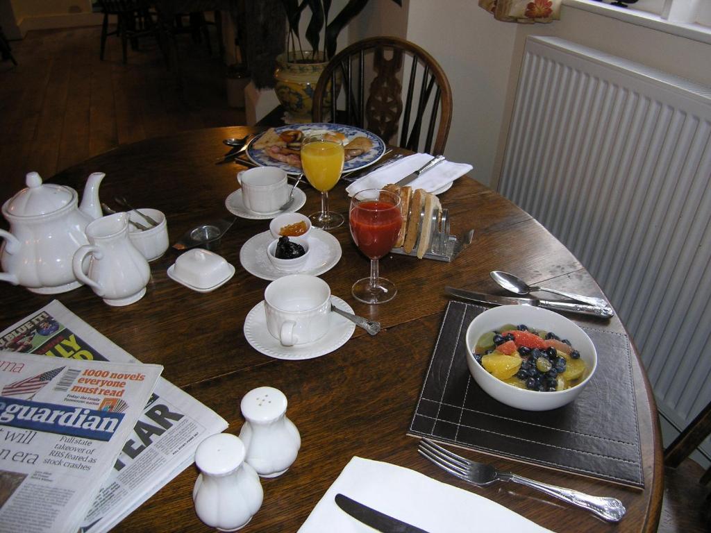 Hôtel The Pilgrims Rest à Littlebourne Extérieur photo